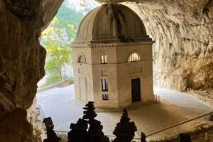 Il Bivacco Frasassi climbing house