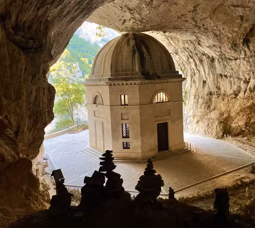 Il Bivacco Frasassi climbing house