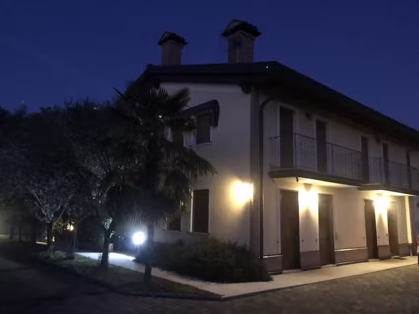 Il Camino Rosso – The Red Chimney