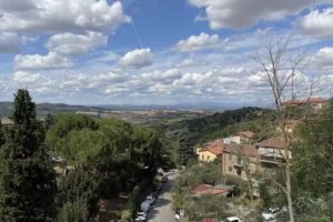 Il corso di Montepulciano & Parking Dimora nel corso