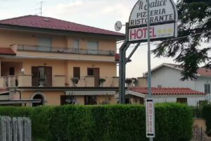IL SALICE Hotel Ristorante Pizzeria