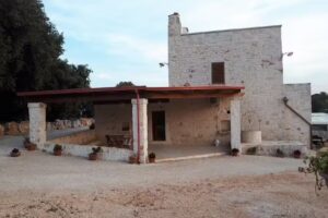 Il Trullo E La Pietra