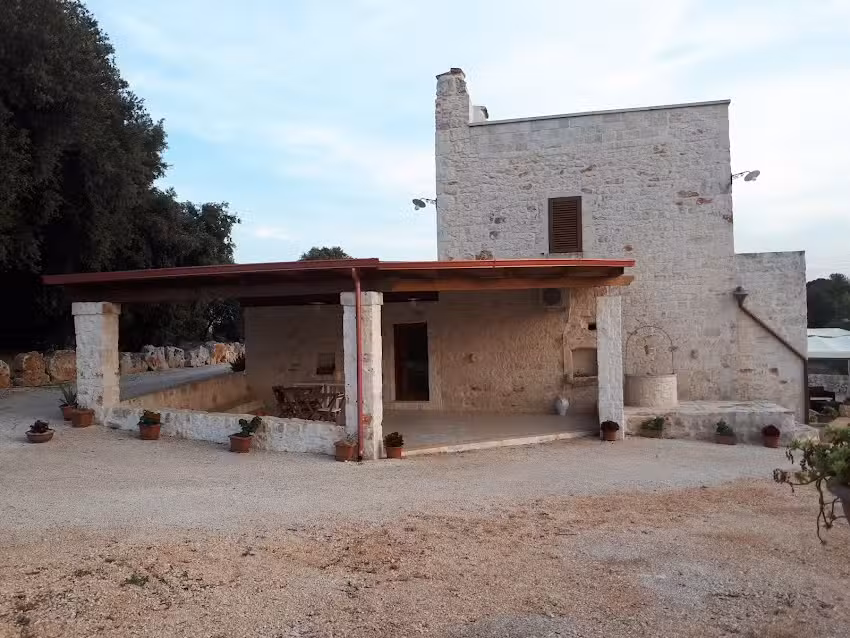 Il Trullo E La Pietra