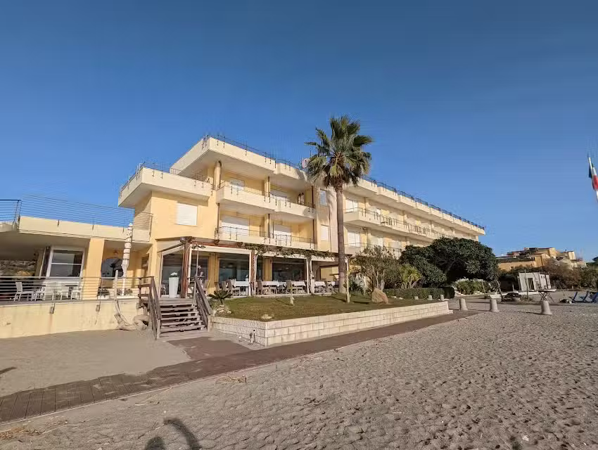 Isola Gallinara Spiaggia Residence Sole