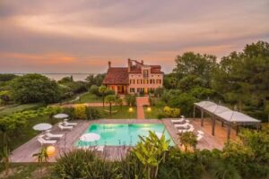 Isola Santa Cristina – private island