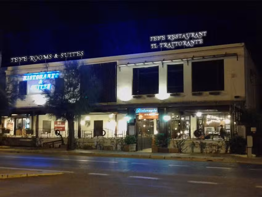 jefe rooms and suites