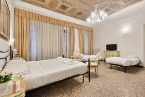 Joy Rialto Room Venice