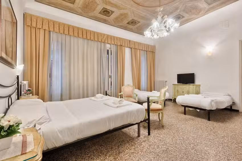 Joy Rialto Room Venice