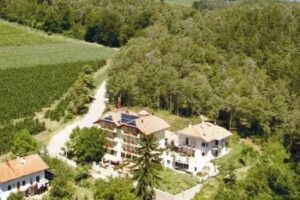 Kreuzstein – Bar – Bed&Breakfast