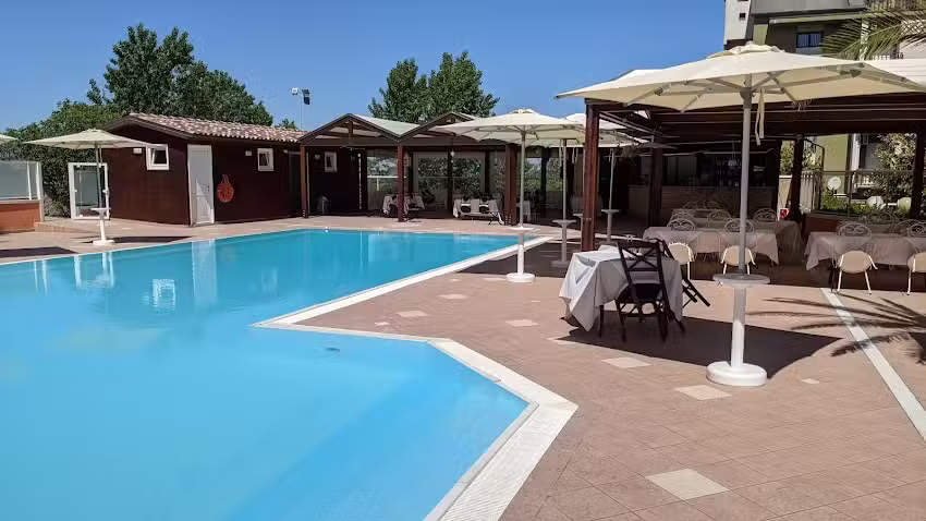 La Cantinella Restaurant-Hotel