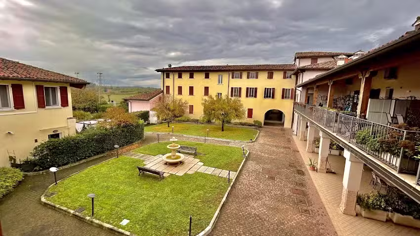 LA CASA DI BETTY CIN IT017067C2Z9ZQSMKN