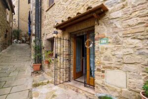 LA CASETTA NEL BORGO