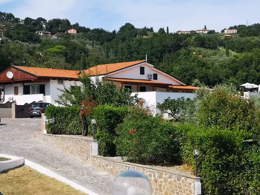 La Collina Apartments