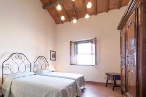 La Contea Di Laviano