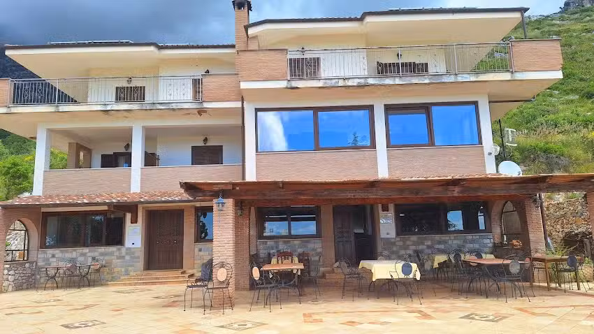 La Fattoria Degli Artisti