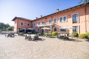 La Ferte’ Restaurant And Suites