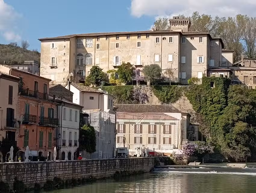 La finestra sulla cascata
