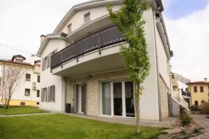 La Lanterna Guest House