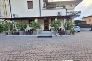 La Mimosa Lazise – di Treemme Holidays Sas