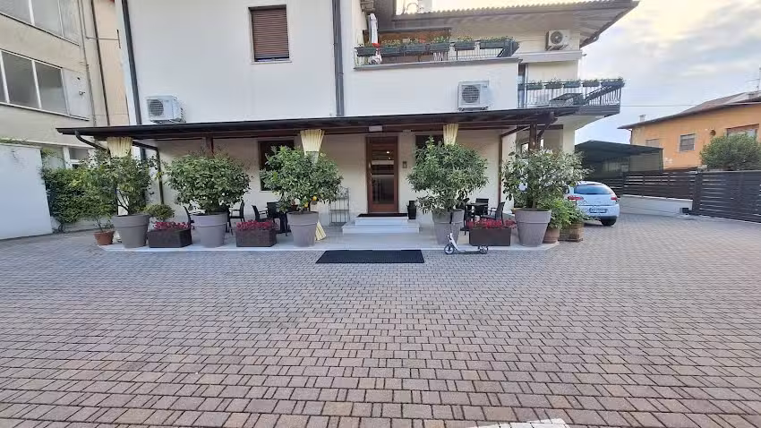 La Mimosa Lazise – di Treemme Holidays Sas