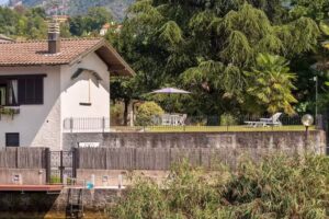 LA PLAYA Luxury holiday cottage with private beach