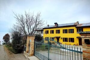 La Rocchetta di Mondondone -azienda vitivinicola con Agriturismo