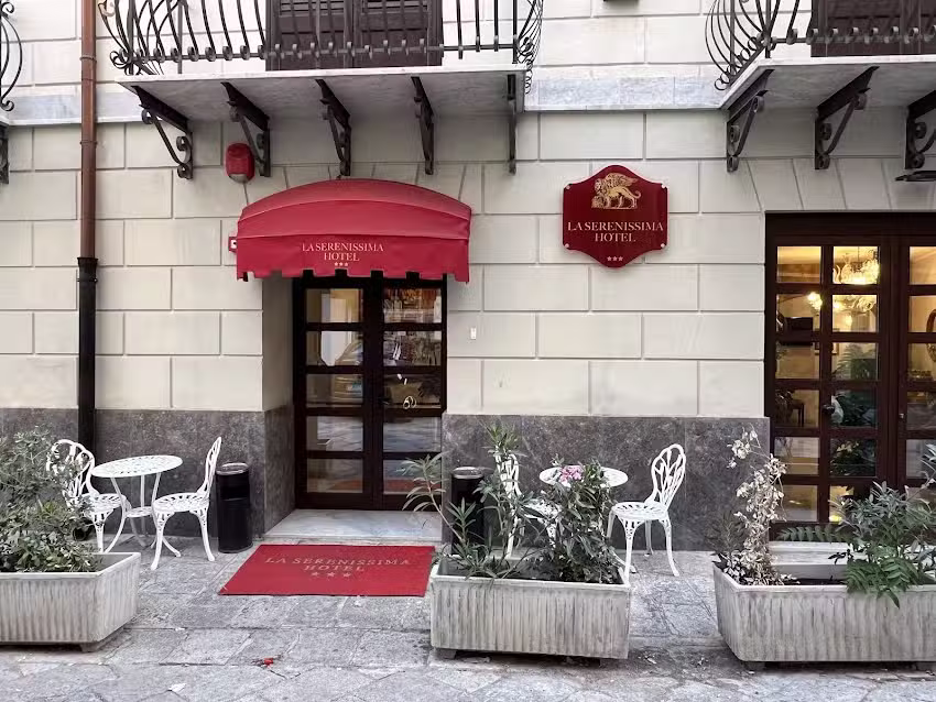 La Serenissima Albergo