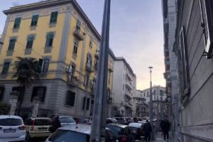 La Tela di Elena, Naples