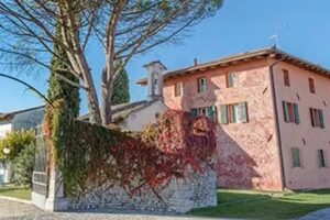 La Vie en Rose Hotel & Restaurant