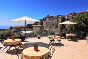 Landini Angelo: Affittacamere Isola del Giglio, Castello