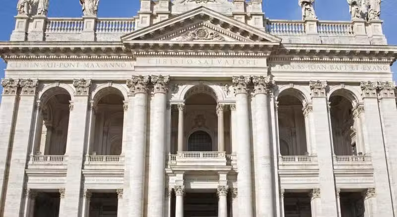 Laterani DFM – Guest House San Giovanni Roma