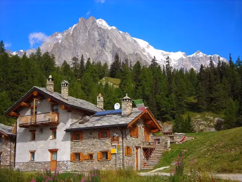 Le Randonneur Chez Ollier