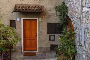 Lierna Beach Apartments