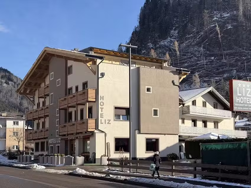 Liz Hotel & Apartments