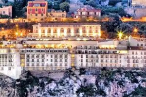 Lloyd’s Baia Hotel