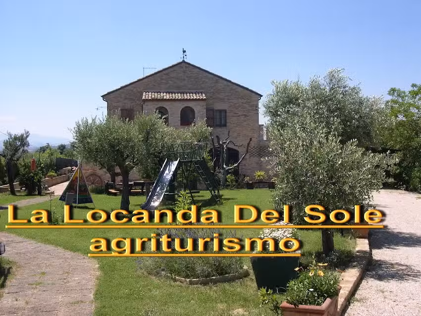 Locanda del Sole Agriturismo Ristorante Osteria Cucina Tradizionale Carne Marchigiana Alloggi Piscina Eventi