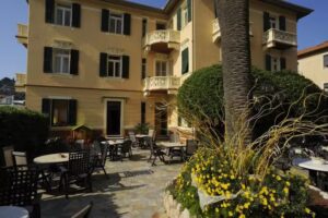 Lorenza sul Mare – Camere & Appartamenti