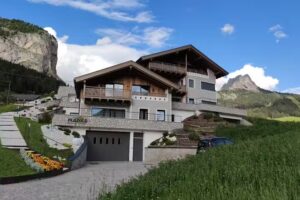 Luxury Chalet Plazola