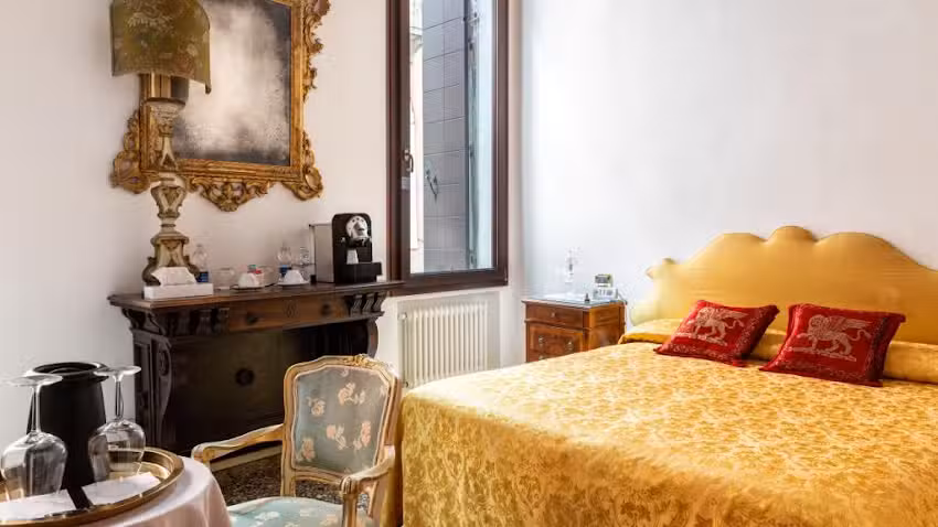 Luxury Venetian Rooms