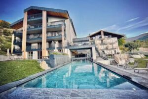 Maraias Luxury Suites & Apartments