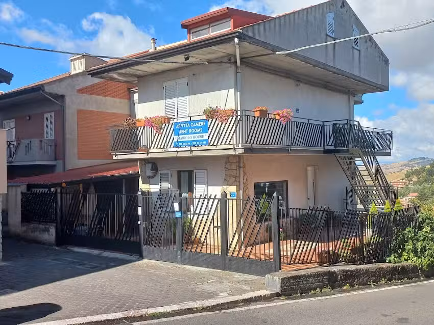 ”Mariolo house ” bb cesarò – affitta camere