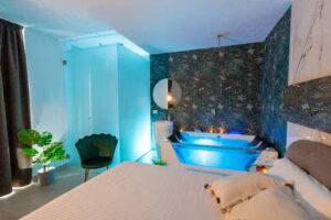 MAZZINI LUXURY JACUZZI SUITE CATANIA