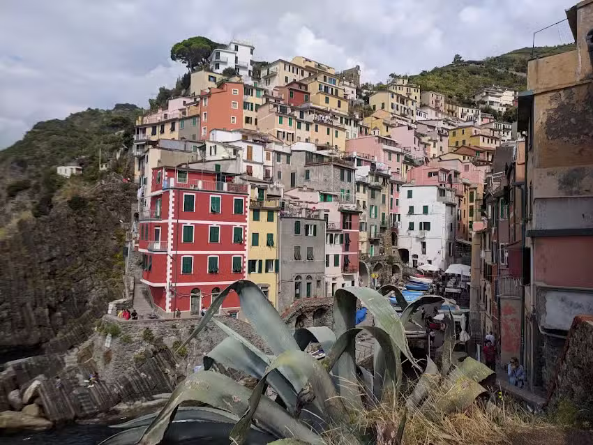 MB Sisters Glam Rooms