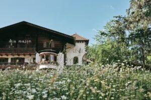 Mia Majon | Stay + Breakfast