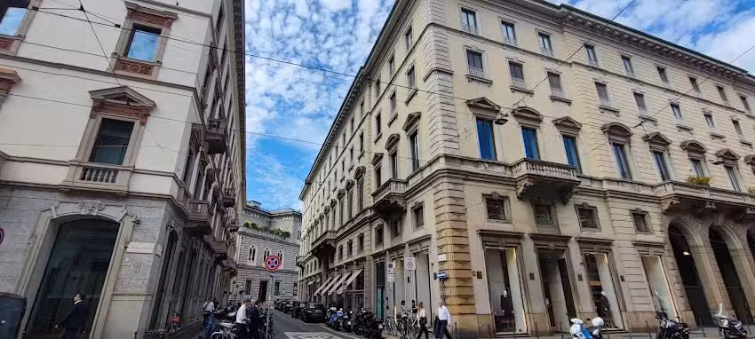 Milan Royal Suites & Luxury Apartments