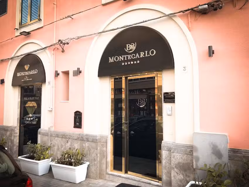 Montecarlo Palace Stazione