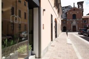 Monza City Rooms & Studios