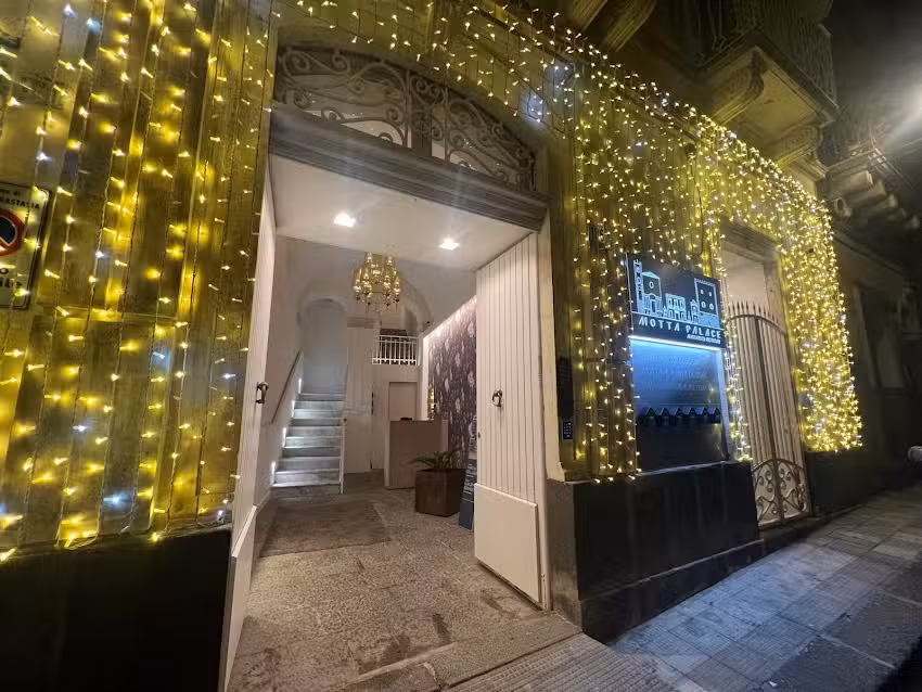 Motta Palace Apartments & Rooms