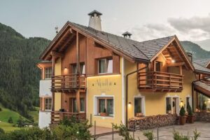 Mountain Chalet Alpinflair