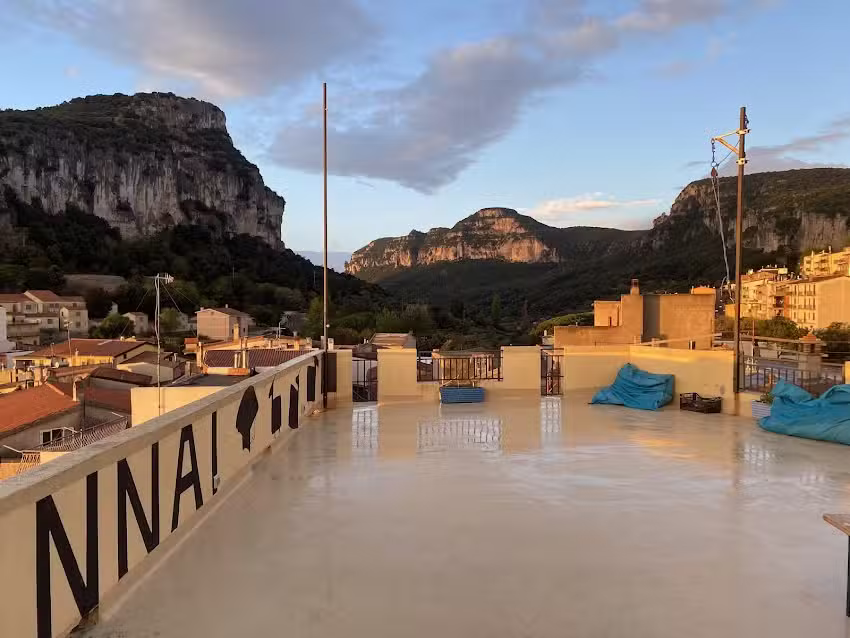 Nannai Climbing Home